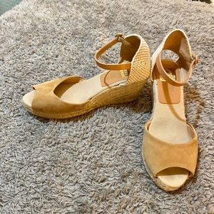 Kanna Wedges